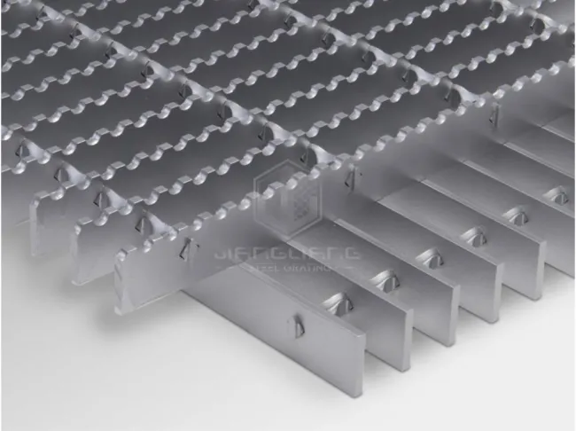 Aluminum grating